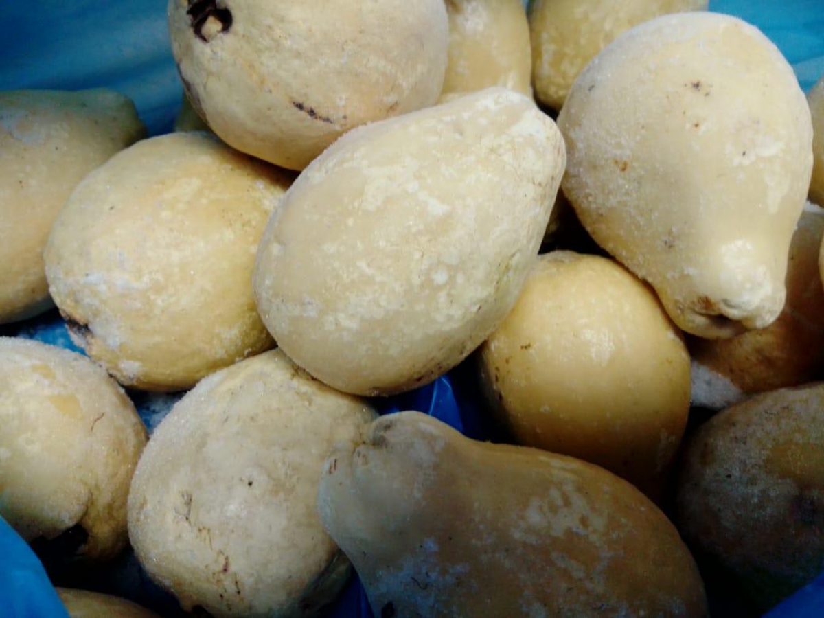 Frozen whole guava